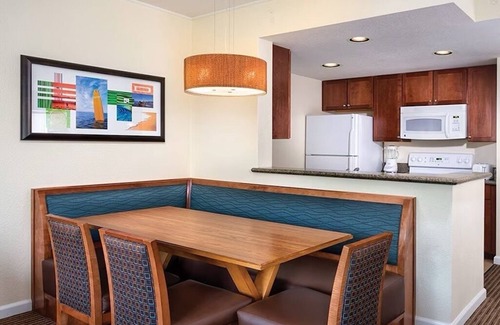 Townsite Resort | Cozy 2-bedroom resort with AC, WiFi, fitness room in marvelous Oceanside