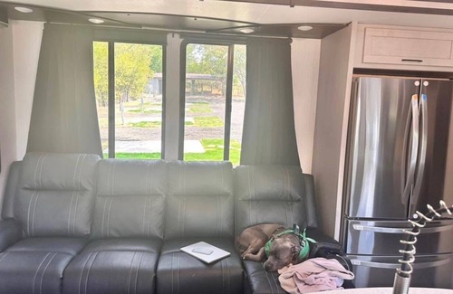 Granbury House | Cozy 2-bedroom RV in charming Granbury. 2 miles from downtown and Lake Granbury.