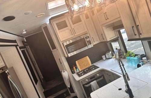 Granbury House | Cozy 2-bedroom RV in charming Granbury. 2 miles from downtown and Lake Granbury.