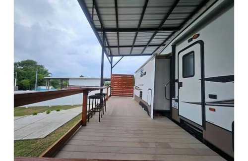 Florida House | Cozy 2-bedroom RV in peaceful Vieques with WiFi, AC