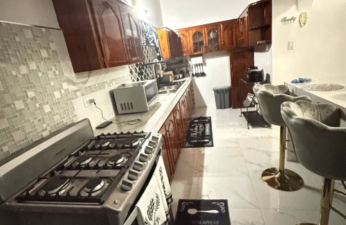 Horizon Park Apartment | Cozy 2-bedroom stay with fireplace, AC, Wi-Fi and Comfort