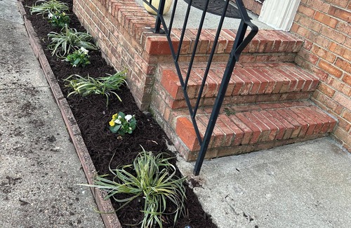 Petersburg House | Cozy 2-bedroom townhome in charming Petersburg with WiFi and lake view