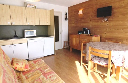 Jeux Apartment | Cozy 2-Room Apartment for 6 with Ski Access, South-Facing Balcony - L'Alpe d'Huez
