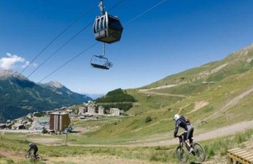 Orcieres-Merlette Apartment | Cozy 2-Room Ski-In/Ski-Out Apartment with WIFI in Orcières, Sleeps 6