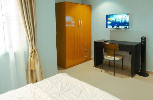Lagos Apartment | Cozy 2Bed with Mini Pool & Outdoor Lounge in Lagos
