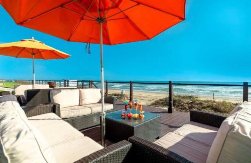 South Padre Island Apartment | Cozy 2br 2ba Retreat at Beachfront Resort, Heated Pool!