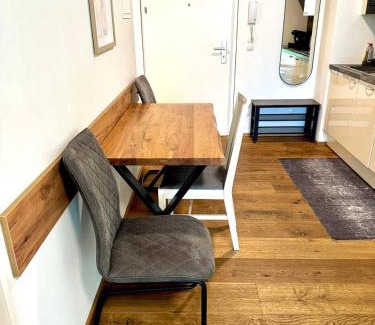 Grinzing Apartment | Cozy 2BR Apartment In Floridsdorf Area
