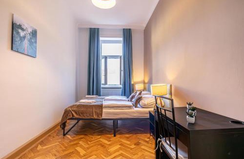 Wieden Apartment | Cozy 2BR Apt Prime Vienna Location for Longstays