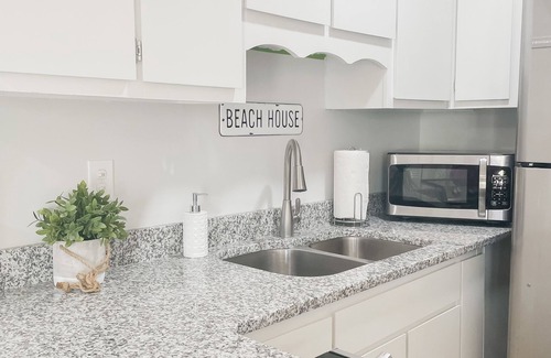 Sneads Ferry House | ☀️Cozy 2Br Beach House☀️ with Private Beach Access!