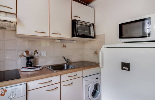 Cauterets Apartment | Cozy 2BR Chalet for 6 with Parking, WiFi, Terrace & Balcony – Close to Ski Lift
