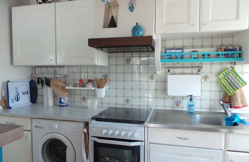 L'Epine House | Cozy 2BR Home Near Beach with Garden, Terrace, and BBQ - Sleeps 4