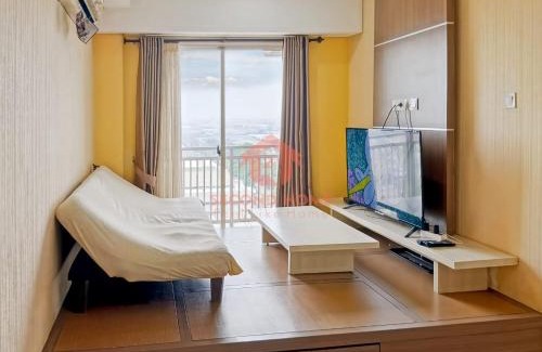 Cikarang Apartment | Cozy 2BR Trivium Apt pool & wifi