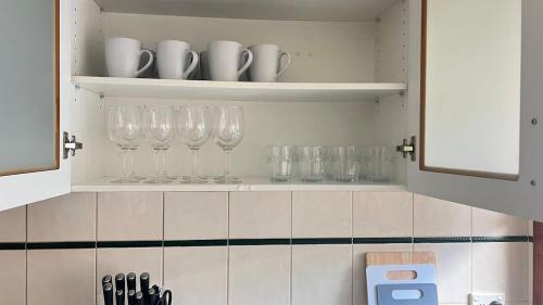 Mentone House | Cozy 2BR Unit Near Beach and Shops in Mentone