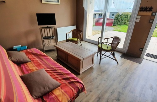 La Roche-Posay House | Cozy 3-Bed Home Near St Roch Thermal Baths, Fully Equipped, Sleeps 9