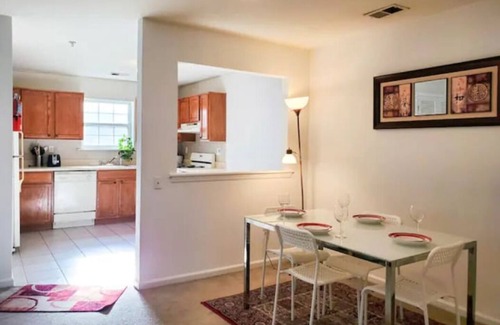 Iselin Apartment | Cozy 3 bed 2 full bath first floor apartment washer dryer 10 minutes to station