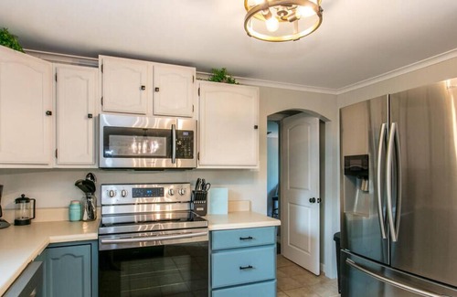 Candler Cottage | Cozy 3 Bedroom Cottage 12 Minutes from Downtown AVL