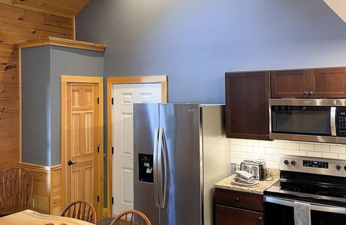 Intervale Cabin | Cozy 3-bedroom Duplex cabin - 1 Side - in peaceful Intervale with WiFi, AC