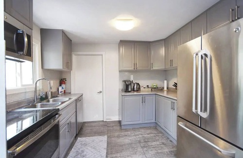 Richmond Hill House | Cozy 3 Bedrooms House tucked away in the treesnn