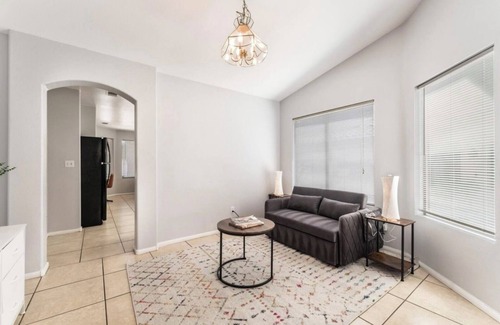 North Las Vegas House | Cozy 3 bedrooms, Sleeps 8 people.4605 Possum Berry Ln. North Las Vegas NVD.89081