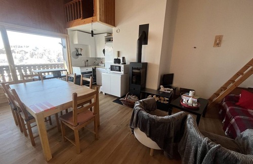 Les Carroz-d'Araches Apartment | Cozy 3-Room Chalet + Mezzanine, Wood Stove, Parking, Near Center