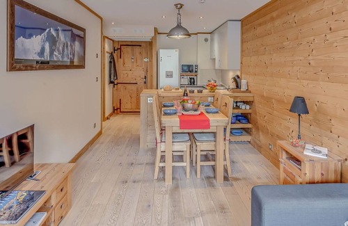 Les Almes Apartment | Cozy 3-Room Apt for 6 with Balcony in Tignes - 100m from Ski Lifts