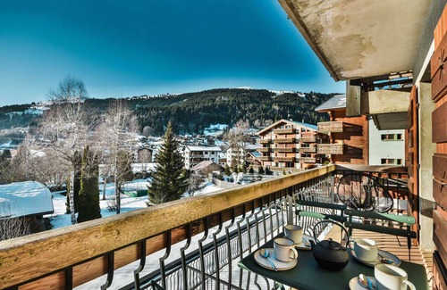 Les Gets Apartment | Cozy 37m² Apartment - Sleeps 5 - Near Slopes & Center with Fireplace
