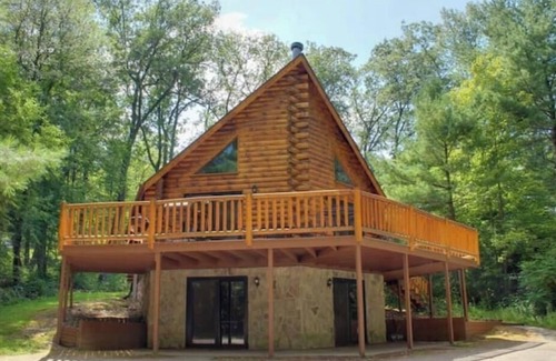 Wisconsin Dells Cabin | Cozy 3bd, 2ba +loft floor + sauna for family and friends
