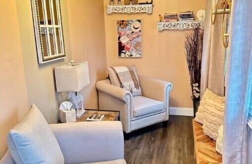 Yeadon House | Cozy 3BR 15 mins from Center City, PHL Airport, UPenn and Stadiums.