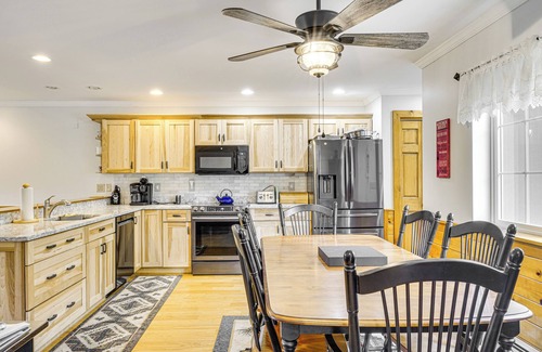 Chestertown Cabin | Cozy 3BR 3.5BA Lodge w/Lake & Beach Access, Screened in Patio, Grill, Sunroom