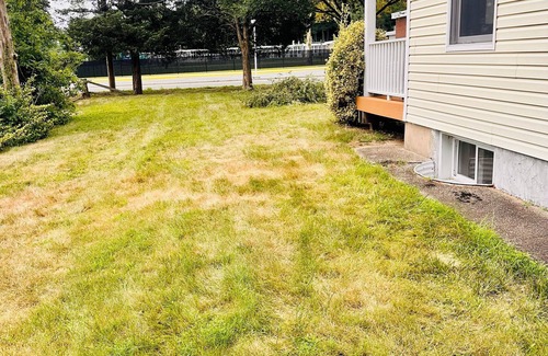 Melville Apartment | Cozy 3BR Getaway with Parking & Full Kitchen @ Melville