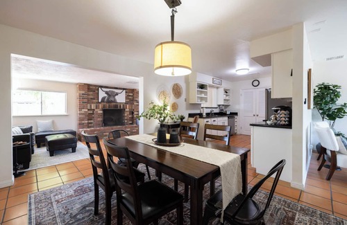 Cavalier Vista House | Cozy 3BR Scottsdale Home w/Fire-Pit & Ping-Pong