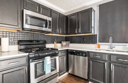 Atlanta House | Cozy 4 bedroom ATL Home - Close to Downtown