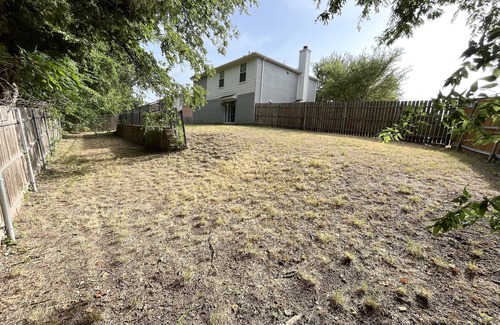 Glenn Heights House | Cozy 4-bedroom home with large backyard for pets.