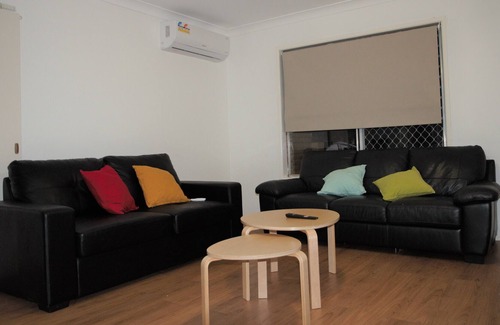 Algester House | Cozy 4 bedroom house in Algester