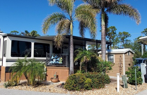 Punta Gorda RV Rental | Cozy 55 and over campground in Punta Gorda -WiFi, AC, pool access, bocce courts