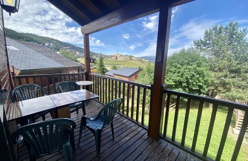 Les Angles Ski Chalet | Cozy 55m² chalet, 8 people, garage, near slopes, pets allowed