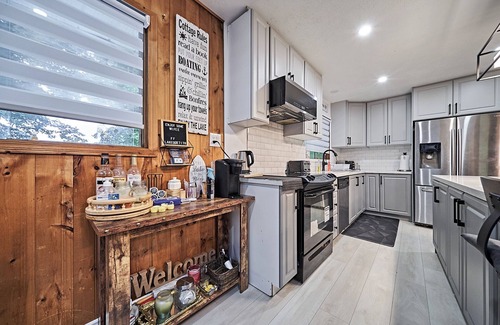 Coboconk Cottage | Cozy 5BR Cottage - 1 min walk to lake, canoes & more!