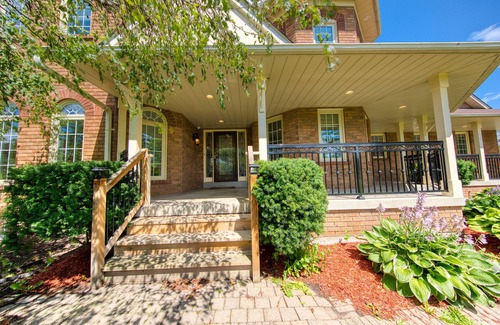Ajax House | Cozy 6BR Deer Creek Golf Course Estate Home in Ajax