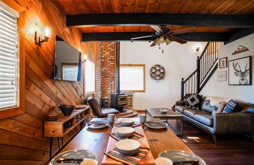 Rimrock Cabin | Cozy A-Frame Cabin with Double Balcony and Epic Views!