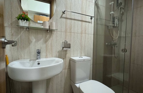 Ermita Condo | Cozy, Affordable place in Ermita with free gym and pool