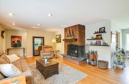 Turnagain Cottage | Cozy Anchorage Rental w/ Yard: 3 Mi to Downtown!