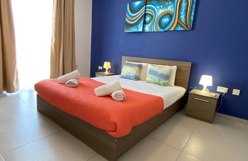 Bugibba Apartment | Cozy and Bright with back balcony