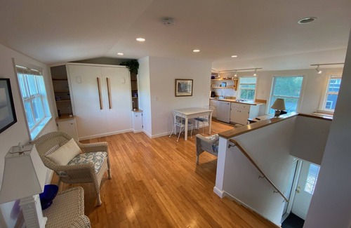 North Kingstown Apartment | Cozy and bright shoreline studio apartment - walk to beach and row to boat