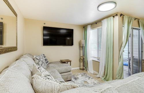 East Central Apartment | Cozy and Centrally Located SLC Condo with Balcony!