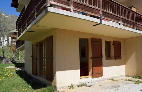 Saint-Sorlin-d'Arves Apartment | Cozy and charming apartment for 4 people