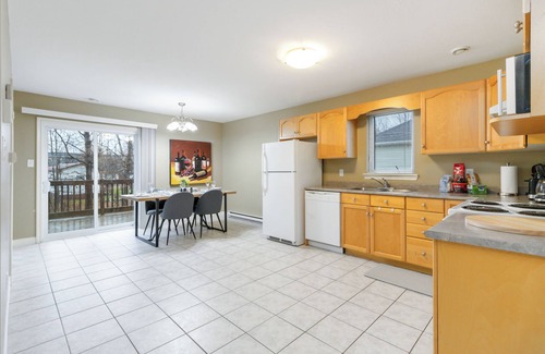 Moncton House | Cozy and Comfortable 2 Bedroom House