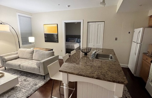 Glover Park Apartment | Cozy and modern apartment nestled along the tree lined streets of Georgetown.