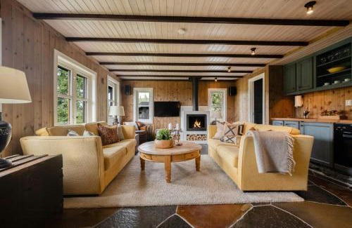 Nord-Torpa House | Cozy And Modern Mountain Cabin In Synnfjellet