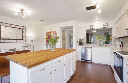 Willow Park House | Cozy and modern townhome in Aurora, 5min from highway !