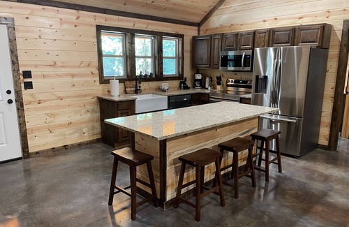Broken Bow Cabin | Cozy and peaceful family setting on the edge of Broken Bow